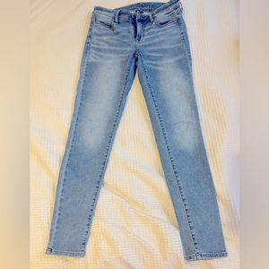 American Eagle light wash leggings - Mid Rise size 4 - never worn!